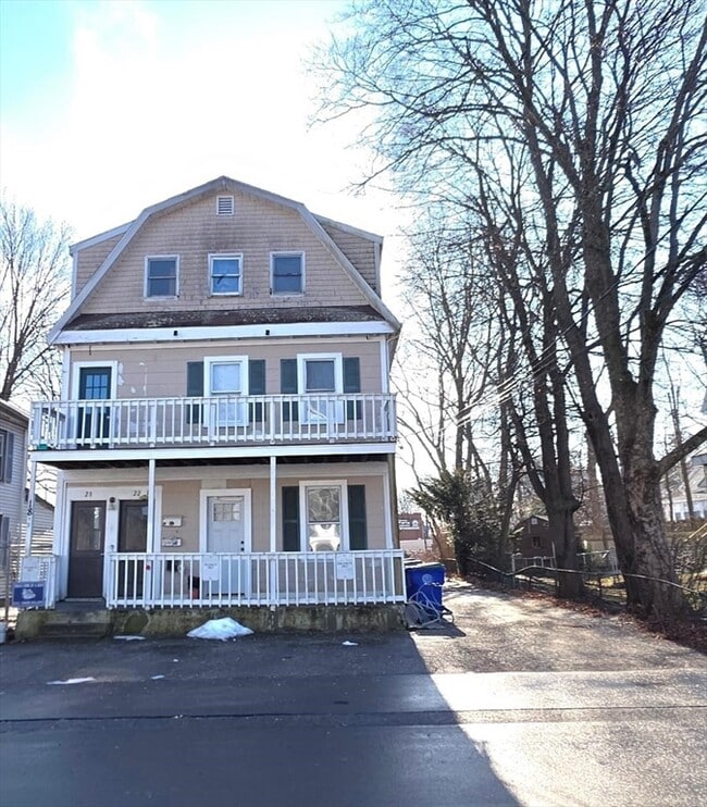 Building Photo - 18 Linden St