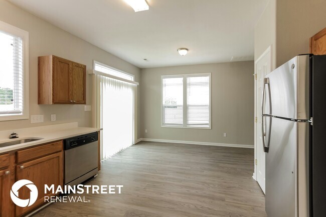 Building Photo - 8412 Spirea Ct