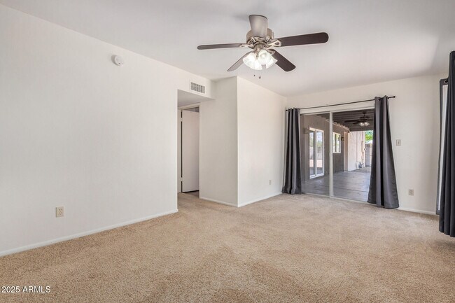 Building Photo - 13039 N 70th St