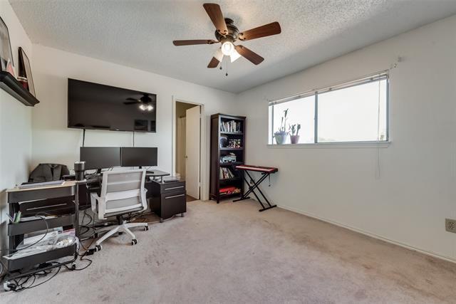 Building Photo - 2652 Entrada Blvd