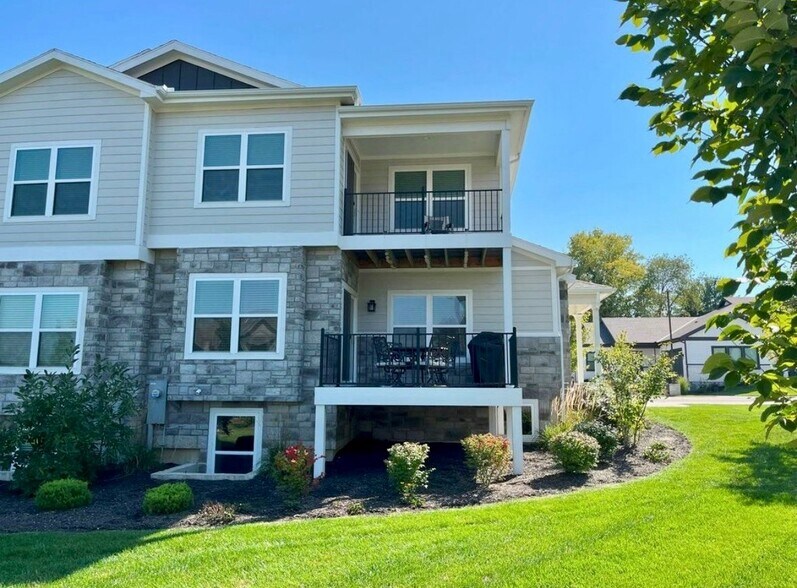 Building Photo - 6942 W 162nd Ct