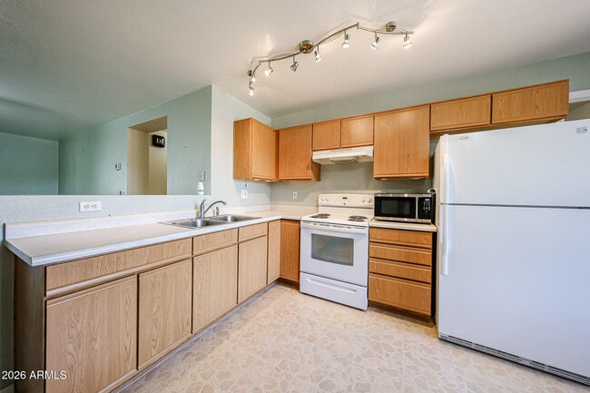 Building Photo - 11778 W Columbine Dr