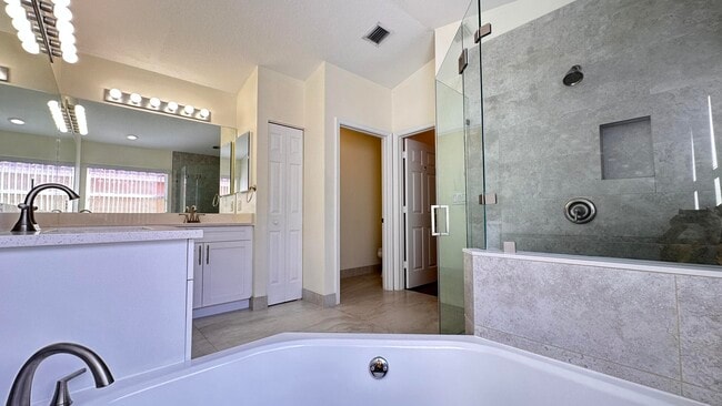 Building Photo - 19010 SW 10th St