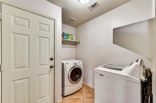 Building Photo - 1206 Periwinkle Dr