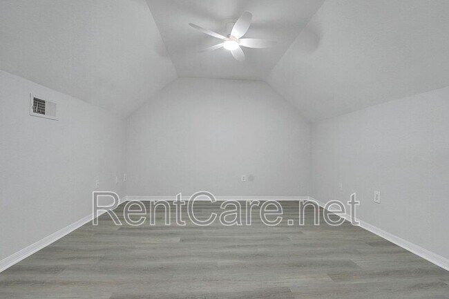 Building Photo - 6005 Westgate Dr