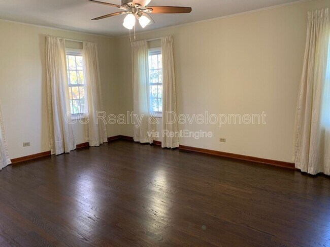 Building Photo - 87 W Surrey Ln