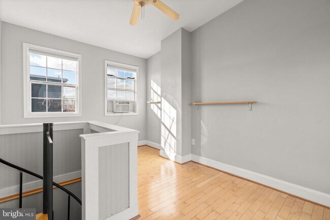 Building Photo - 1456 Battery Ave