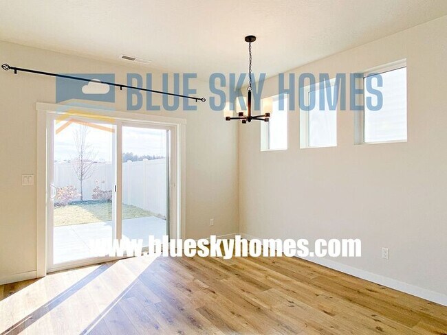 Building Photo - 173 W Norwich St