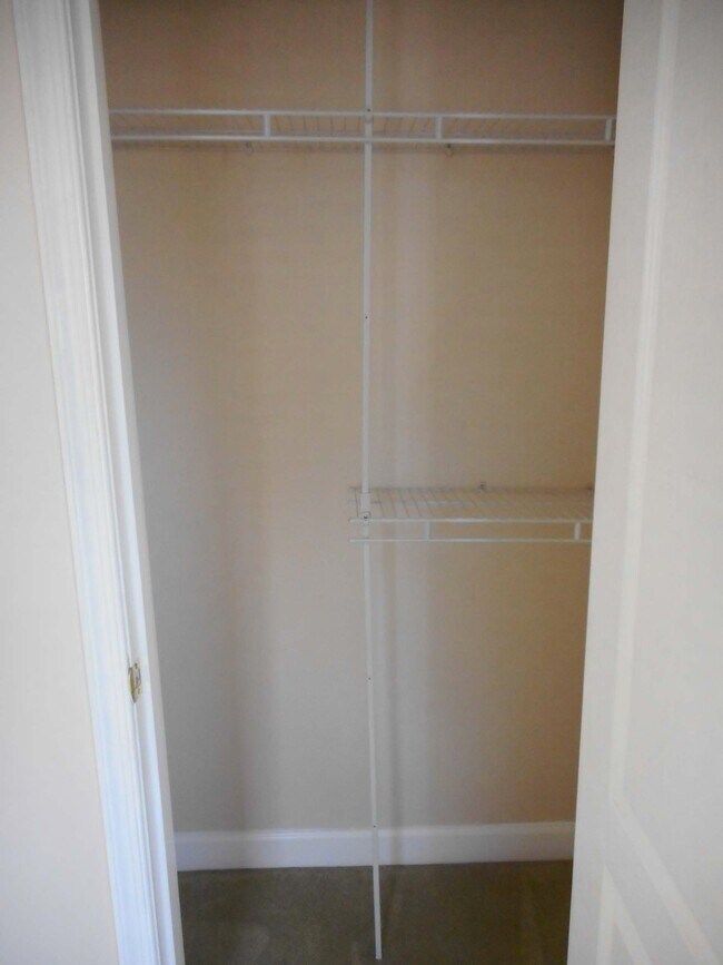 Building Photo - 608 Green St