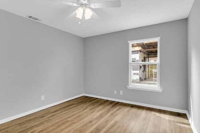 Building Photo - Location, Space and convenience at this adorable home.