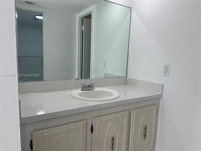 Building Photo - 1345 West Ave