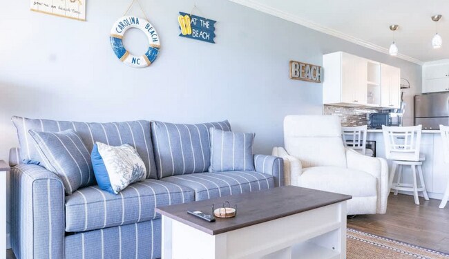 Building Photo - 2 Bedroom Condo - Ocean View - On the Boardwalk - Utilities Included!