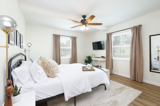 Building Photo - 415 Short St