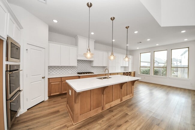 Building Photo - 7410 Blue Finch Ln