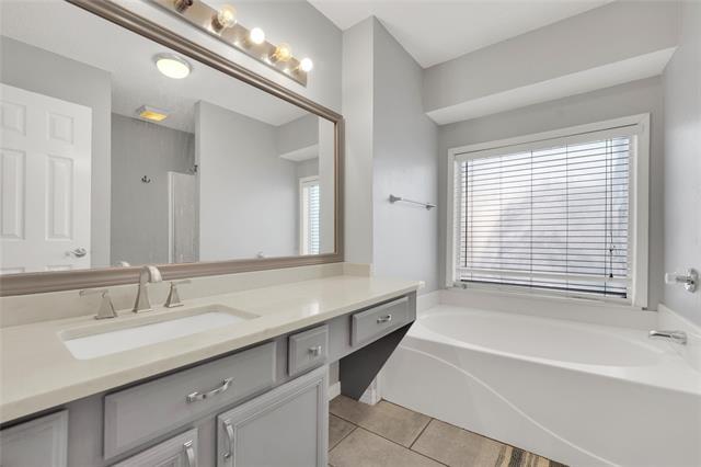 Building Photo - 2832 Claremont Dr