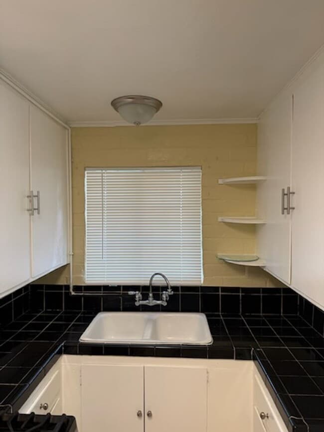 Building Photo - 2 Bedroom, 1 Bath Duplex for Rent In Ceres