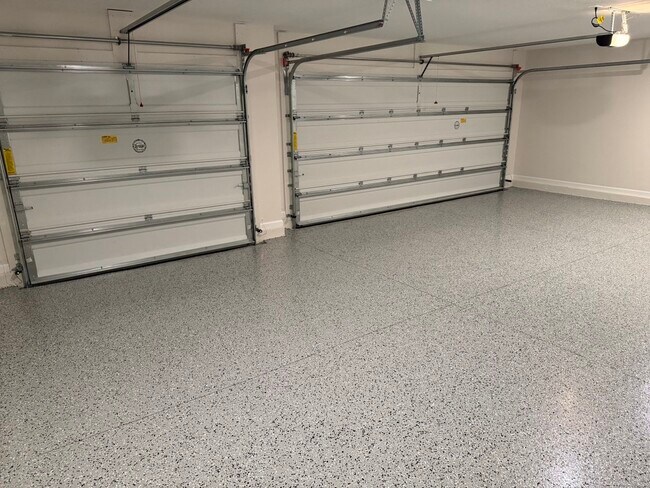 Building Photo - 8359 SW 41st Ter