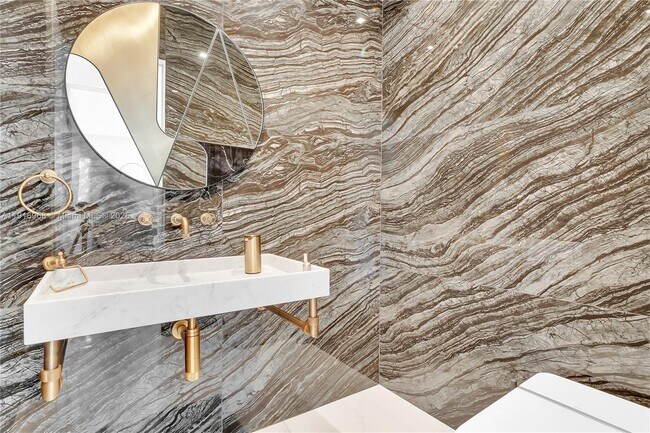 Building Photo - 34 SW 26th Rd