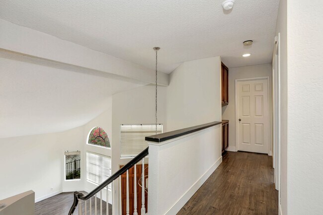 Building Photo - 4 Bed | 3 Bath | 1,979 Sq. Ft. | Stunning ...