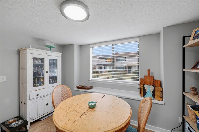 Building Photo - randon School District Home with access to a Lake, Walking Trails, and Pool