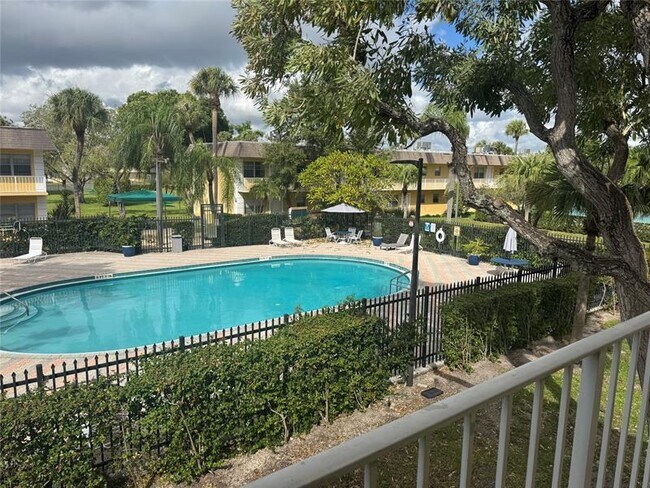 Building Photo - 5162 NE 6th Ave