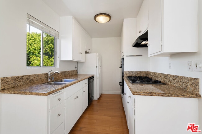 Building Photo - 11947 Kiowa Ave