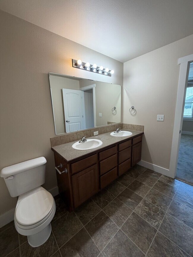 Building Photo - 9965 W Rosecroft Ct