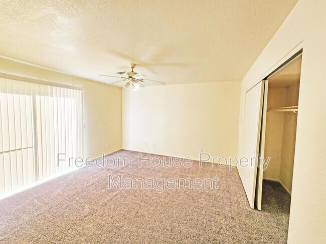 Building Photo - 2321 E Calvada Blvd