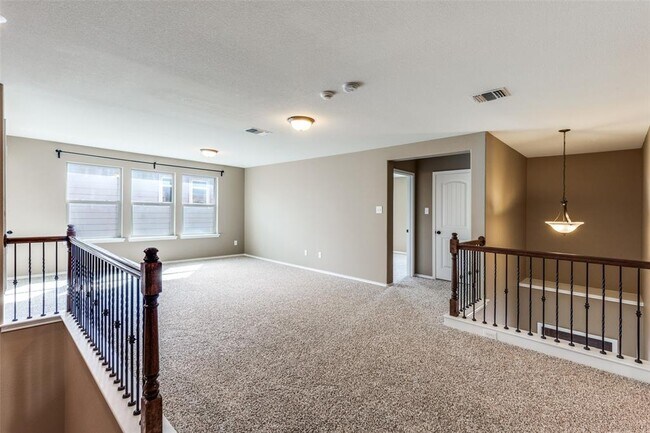 Building Photo - 1205 Half Hitch Trl