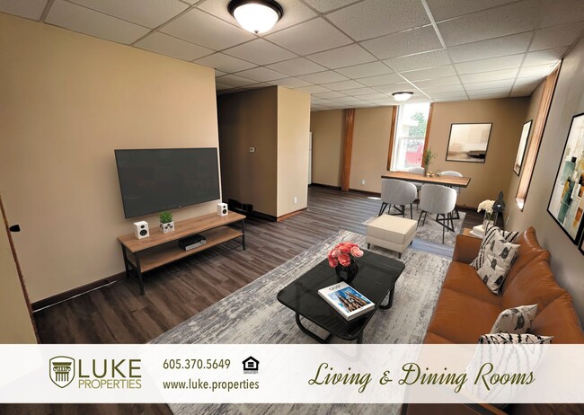 Building Photo - 320 S Dakota St