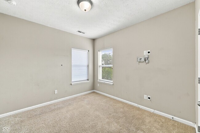 Building Photo - 9124 Hawkins Rd