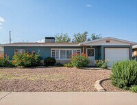 Building Photo - 7811 Cielo Vista Dr