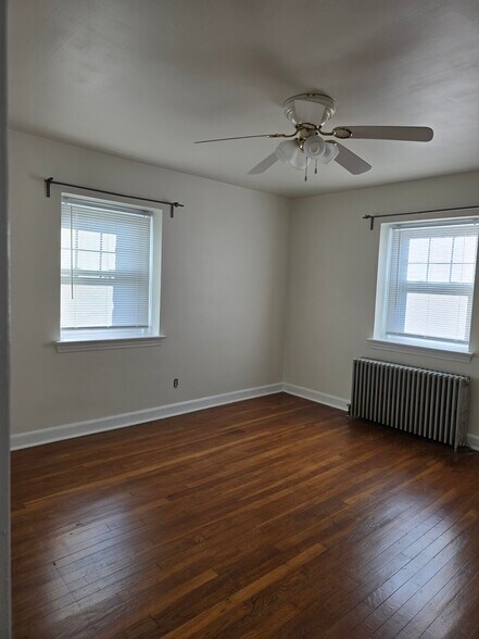bedroom - 160 Morton Ave