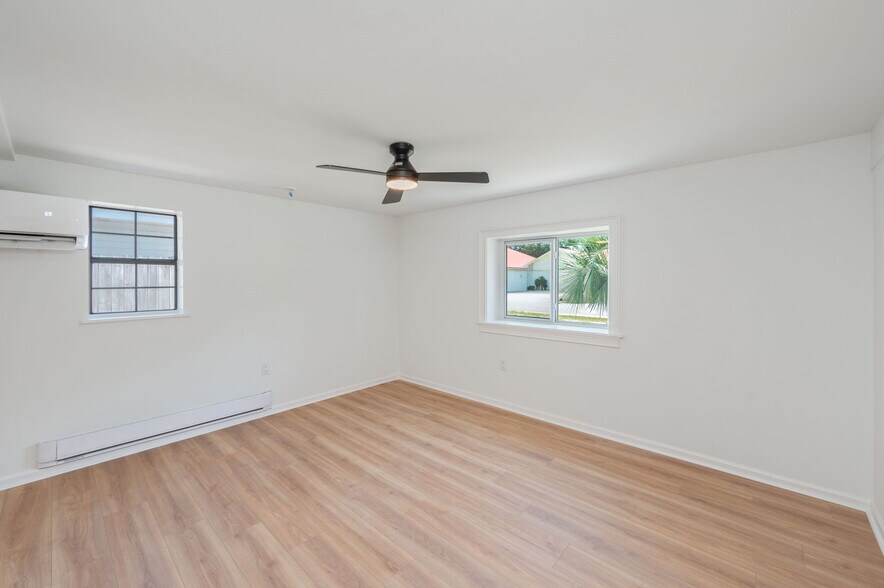 Building Photo - 1002 High Grove Ct