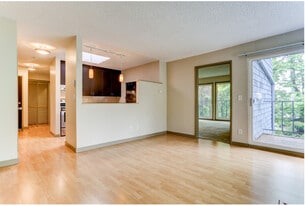 Building Photo - Lair Hill