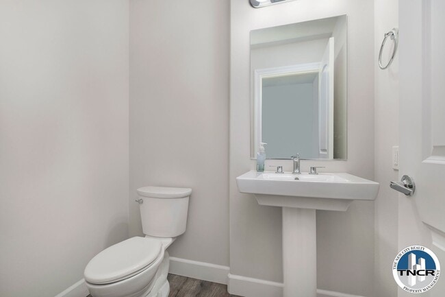 Building Photo - Luxury 4-Bedroom, 3.5-Bathroom Townhouse #28 in Santa Fe Springs