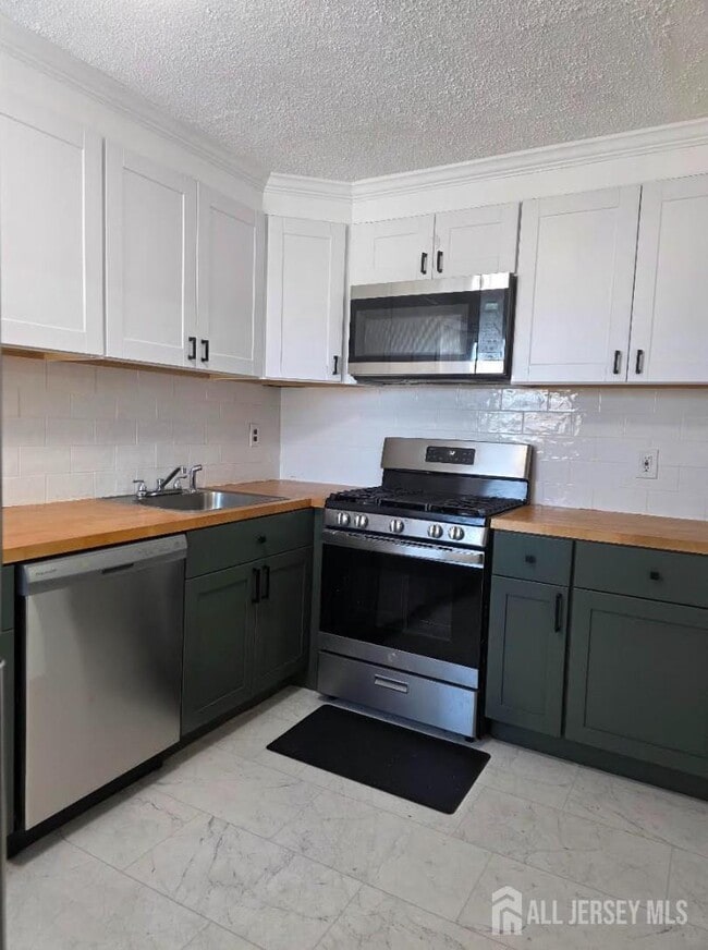 Building Photo - 149 Ethel St