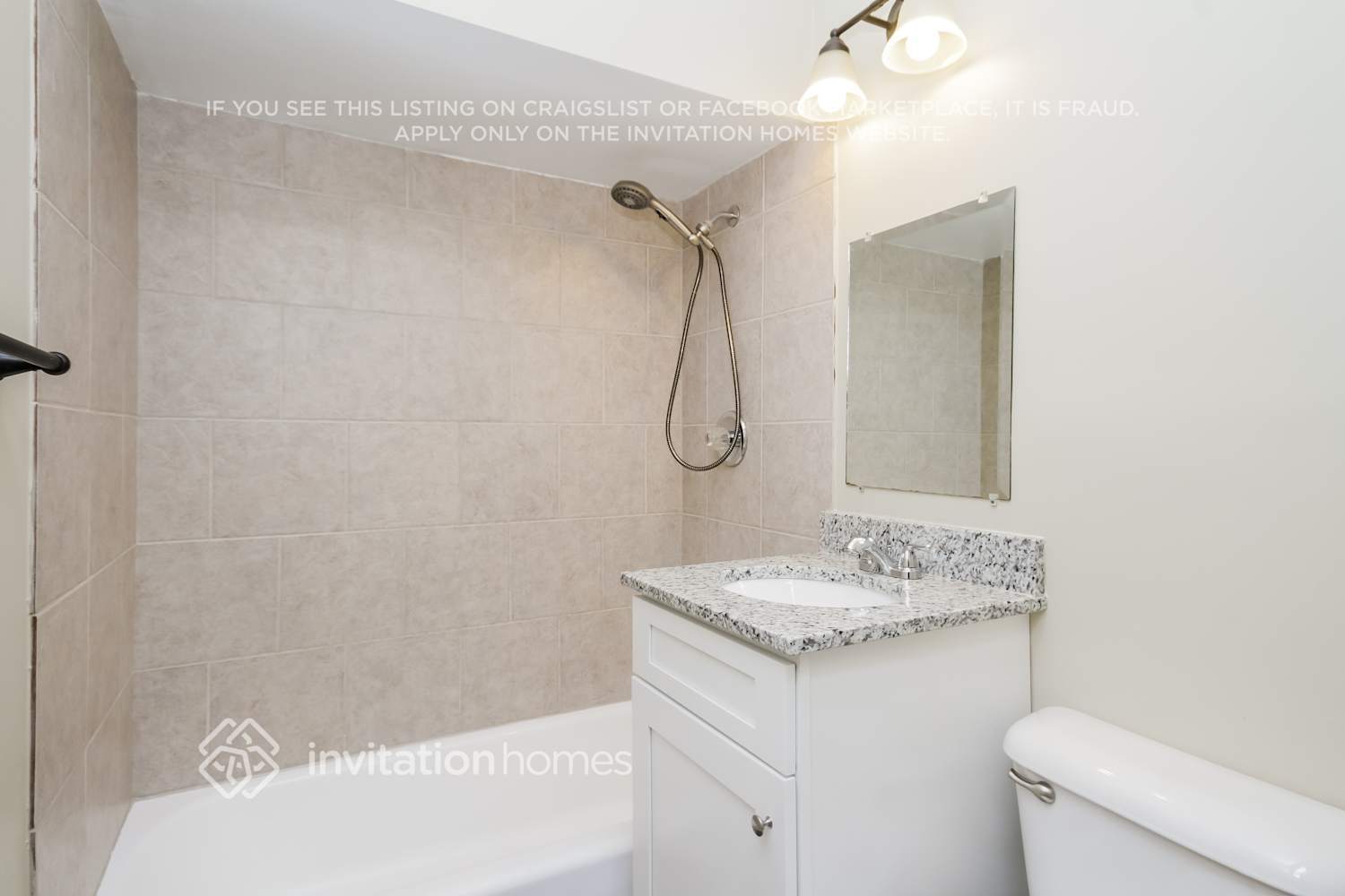 Building Photo - 8732 Oak Park Ave