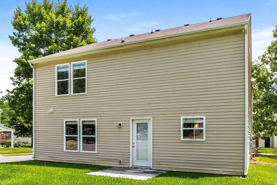 Building Photo - 7029 Maple Park Ln