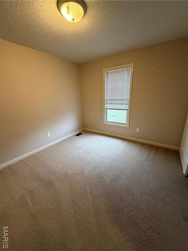 Building Photo - 56 Helena Ct