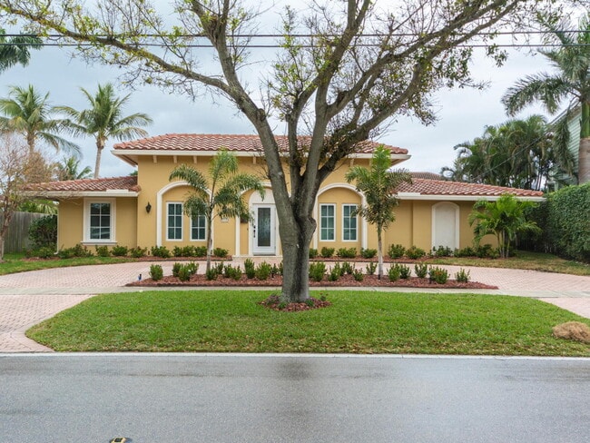 Building Photo - 4930 NE 27th Ave