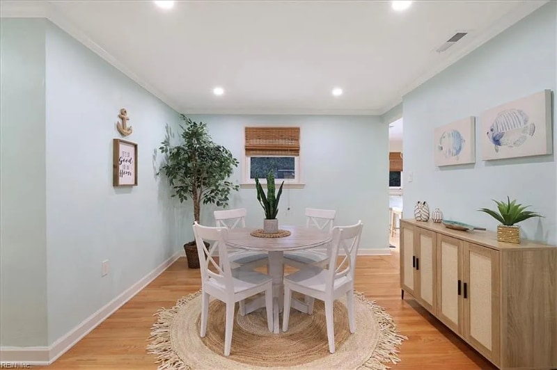 Building Photo - 2246 Oak St