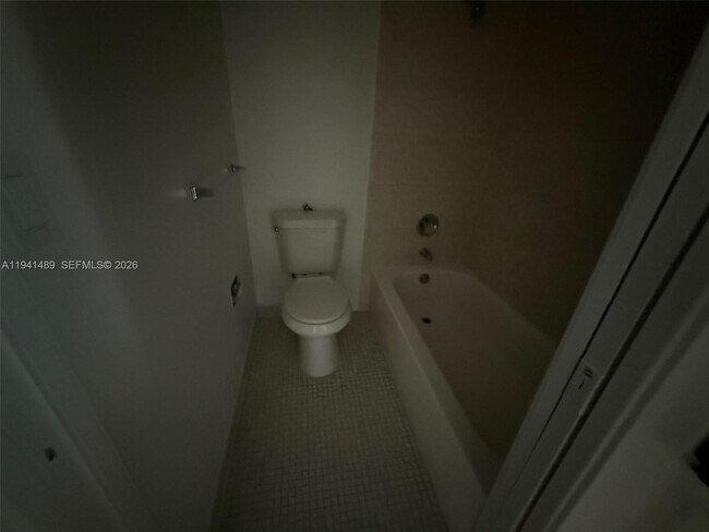 Building Photo - 16919 N Bay Rd