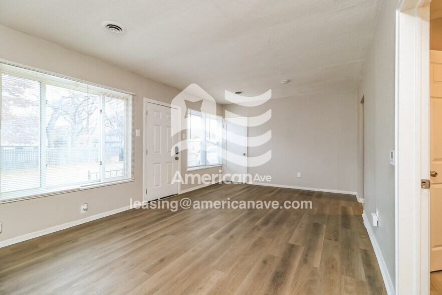 Building Photo - 6575 Julian Ave