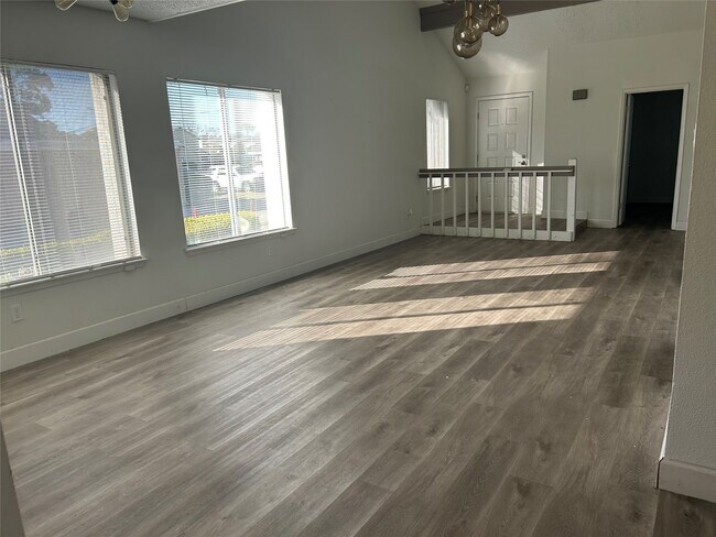 Building Photo - 6119 Dryad Dr