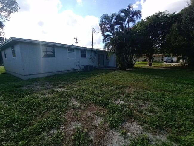 Building Photo - 3115 Prince Dr