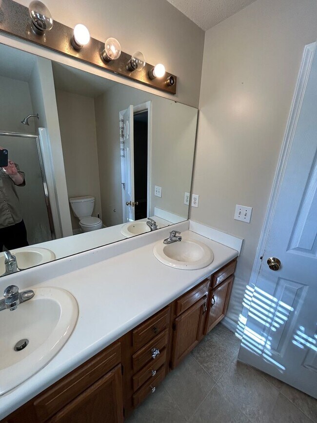 Building Photo - COMING SOON! N Greensboro, 4/2.5 home off of N Church St near Lake Jeanette & I-840