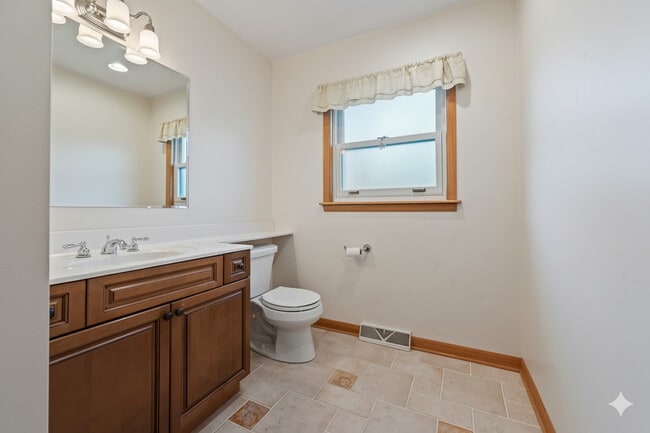 Building Photo - 407 E Berkshire Ln