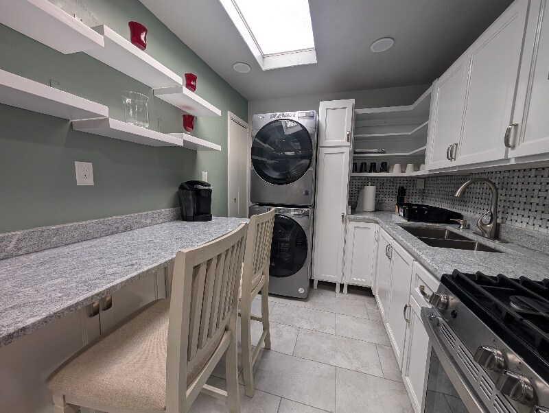 Building Photo - 3104 Red Sails Dr