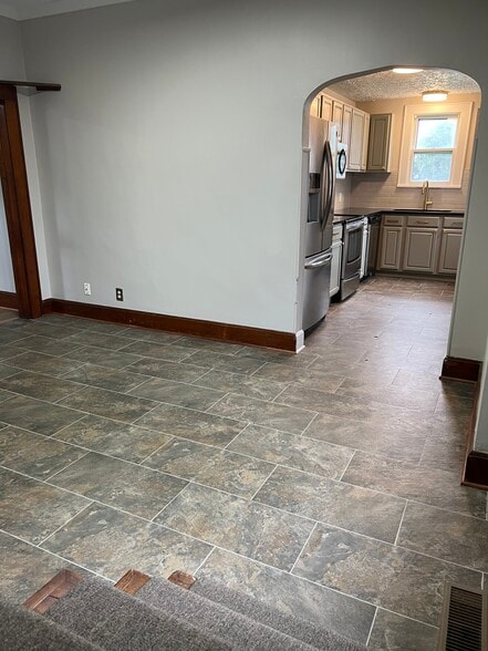Dinning Room - 64 E Dodridge St